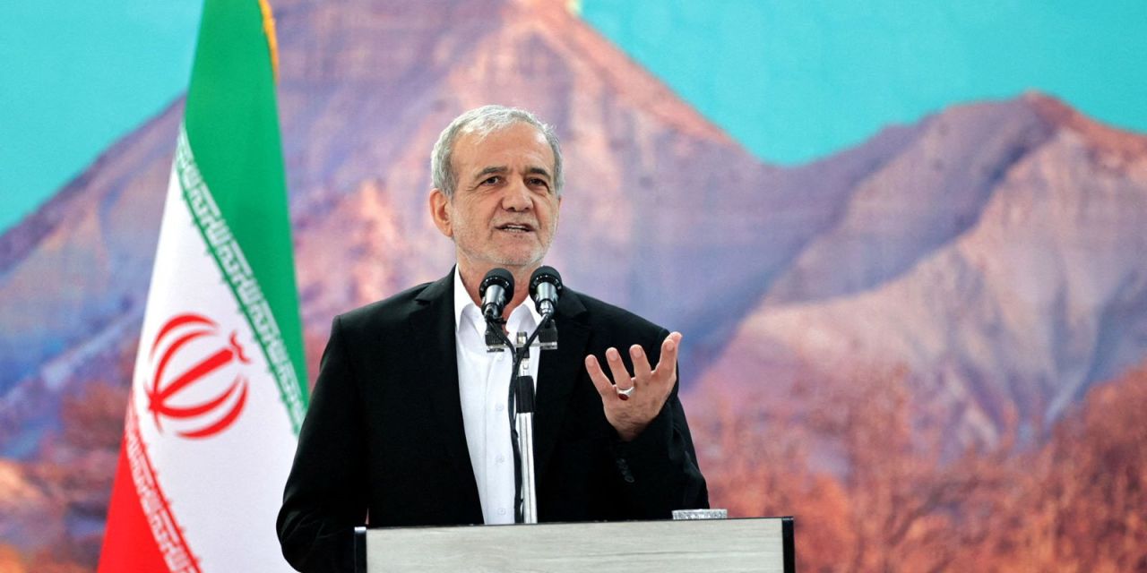 Masoud Pezeshkian discursando na Assembleia-Geral da ONU