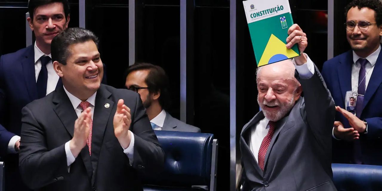 Lula durante promulgação da emenda