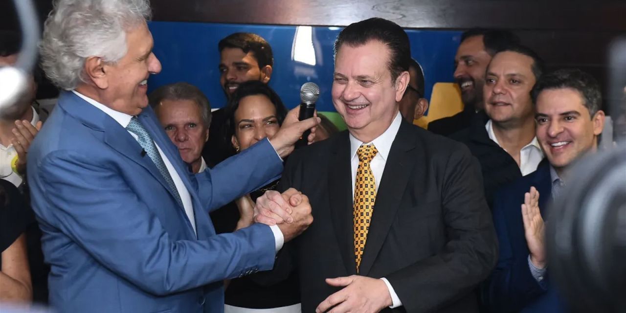 Ronaldo Caiado no palco da convenção nacional do PSD em São Paulo