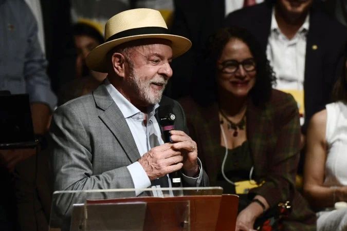 Lideres do PT no palco da convencao nacional