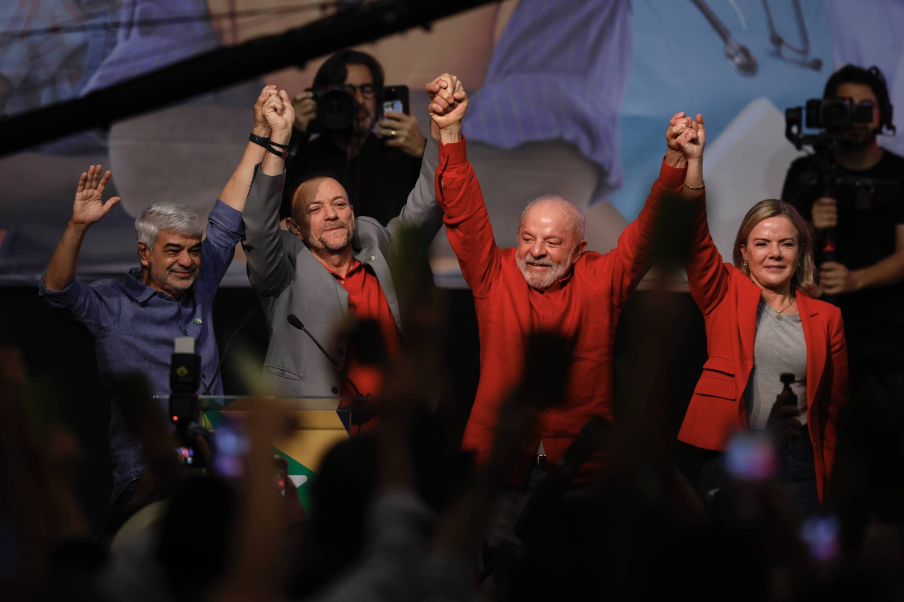 Documento-base do PT sobre política econômica