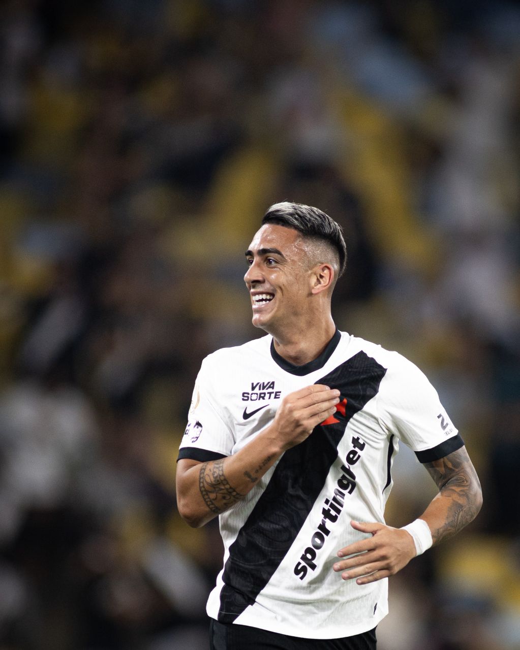 Puma Rodríguez comemora gol pelo Vasco no Maracanã