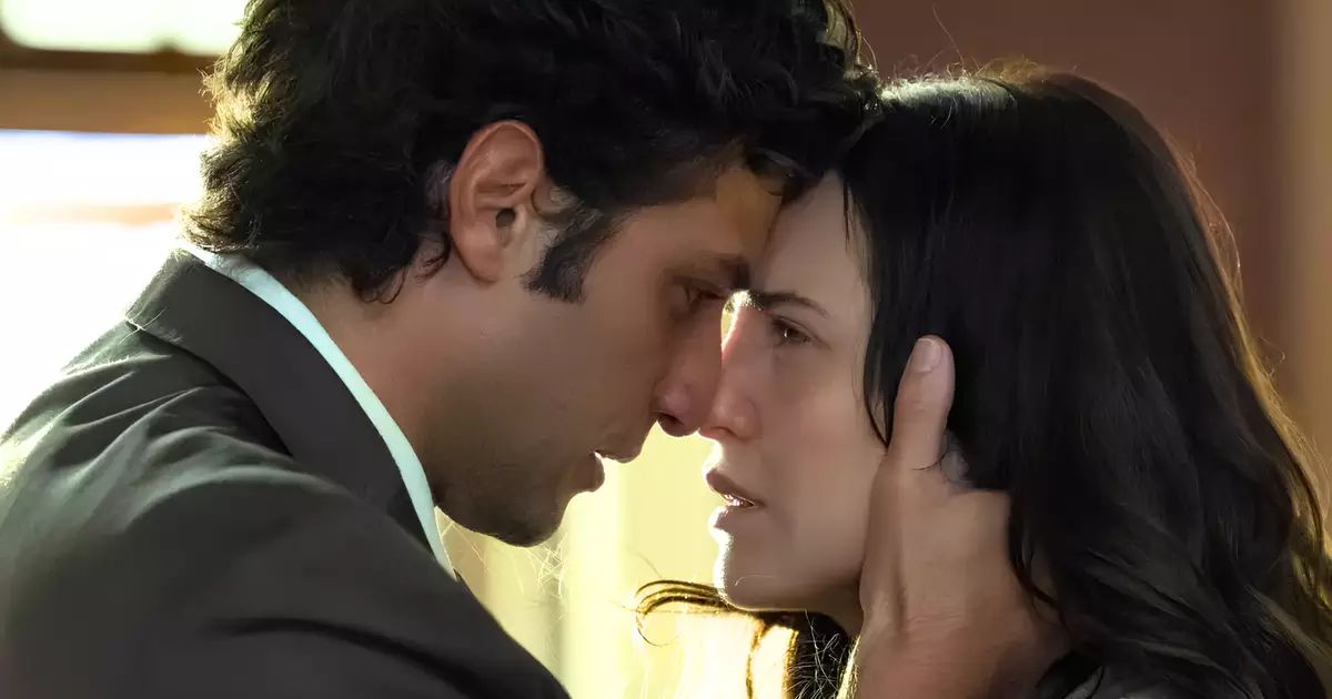 Letícia Colin como Adriana em cena de Quem Ama Cuida