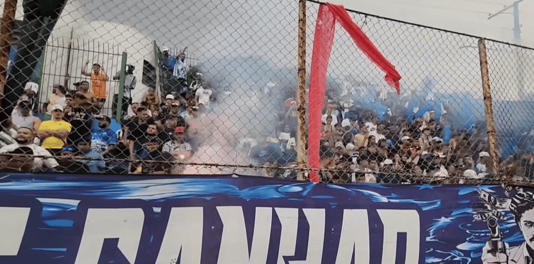 Jogadores do R1 comemoram a vitória na final da Copa Série Ouro Uninove