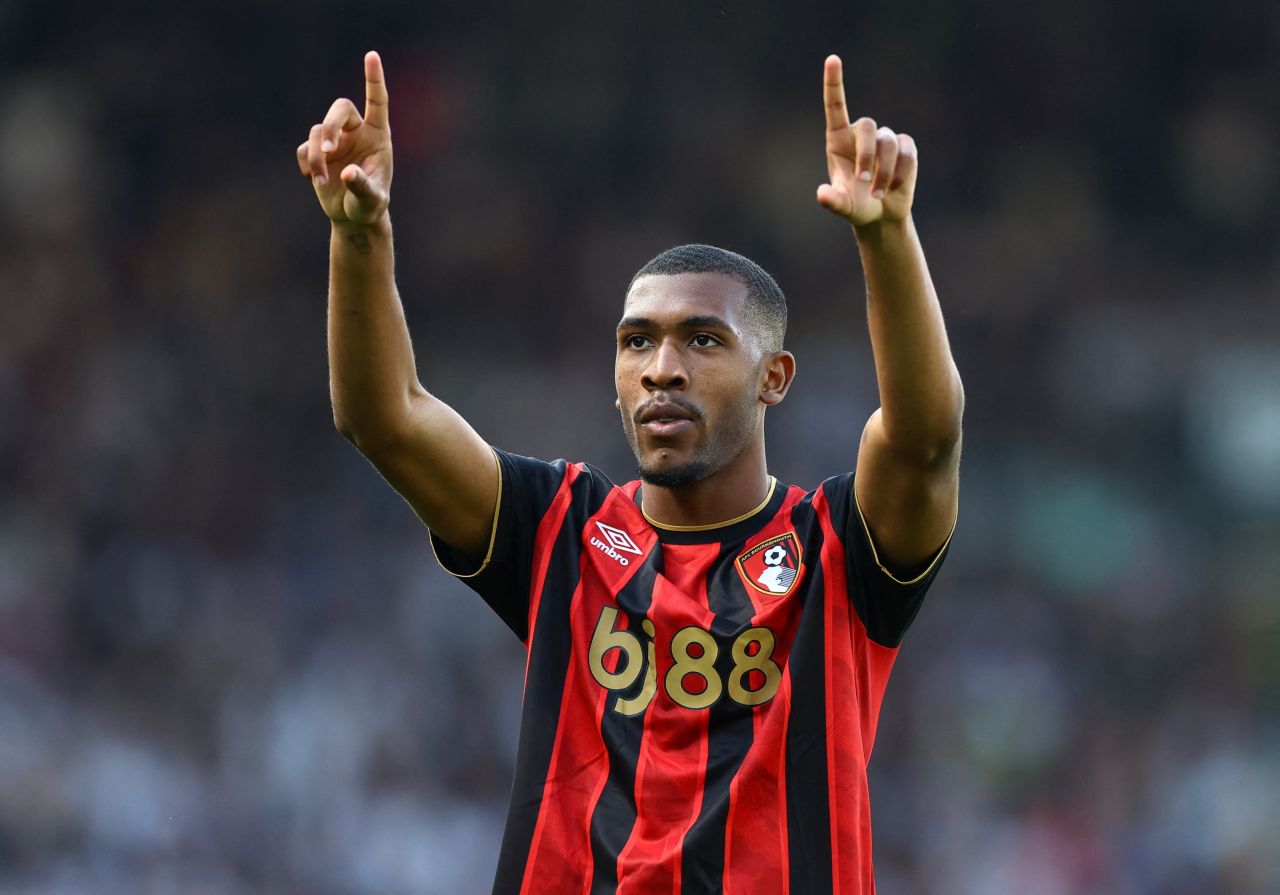 Rayan celebra gol pelo Bournemouth