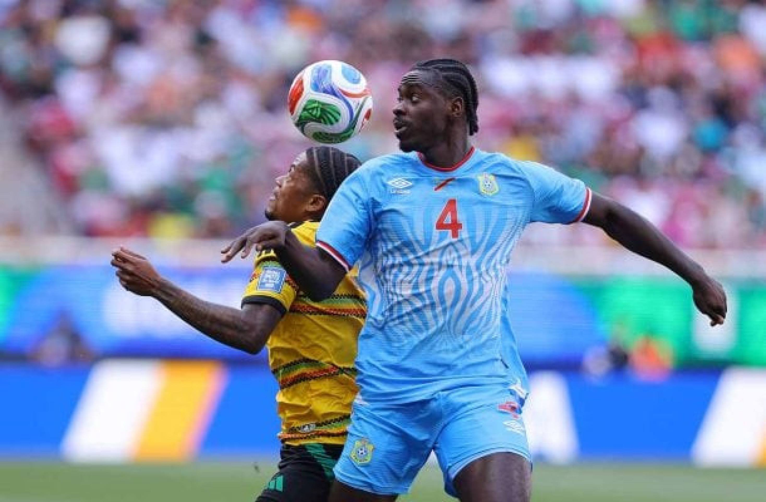 Tuanzebe marca na prorrogação