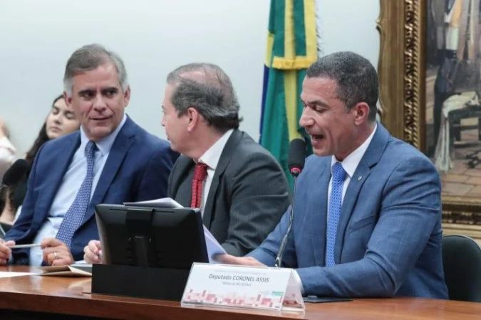 Discussão sobre redução da maioridade penal na CCJ
