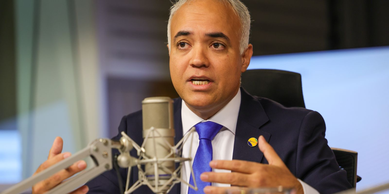 Ministro Vladimir Lima em entrevista