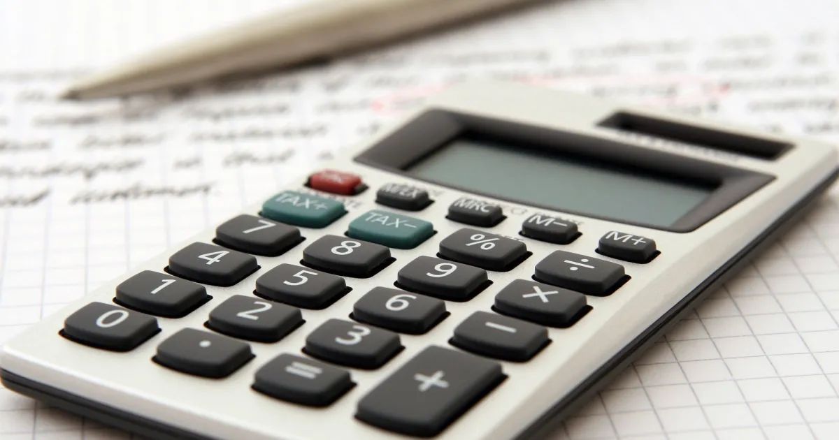 Nota fiscal eletrônica com campos de IBS e CBS preenchidos