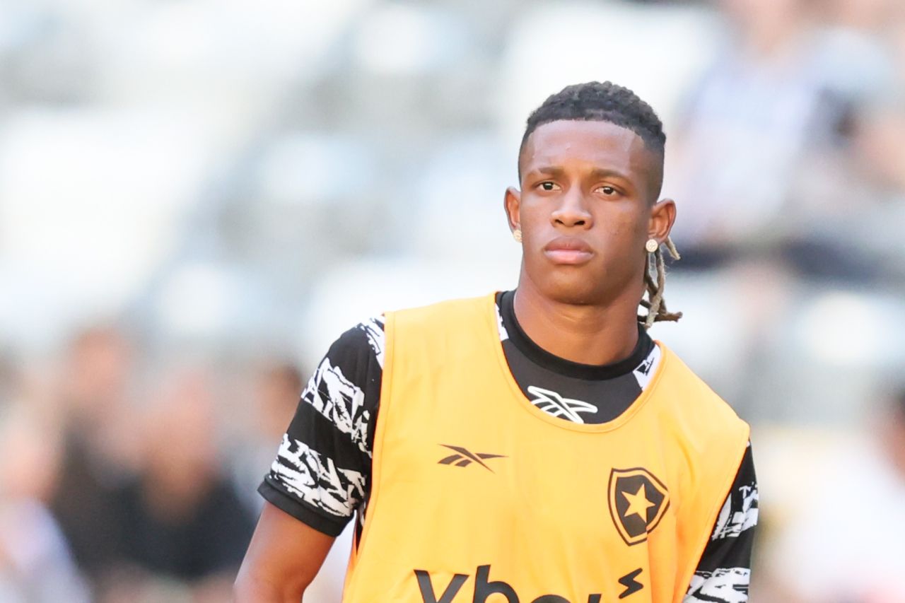 Danilo em aquecimento antes de Atlético-MG x Botafogo