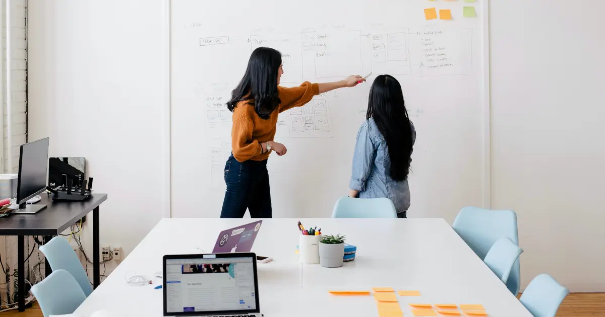 Mulheres em ambiente de trabalho