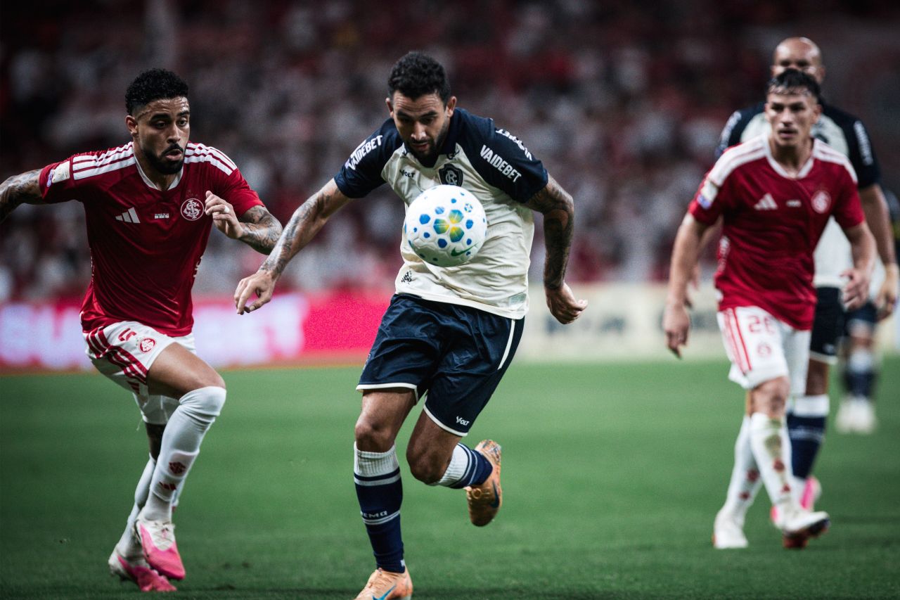 Marcelinho em ação pelo Remo no Beira-Rio