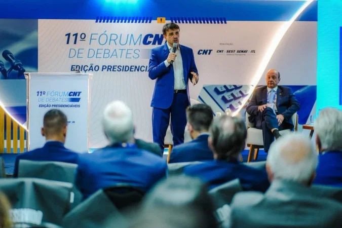 Renan Santos em fórum de presidenciáveis