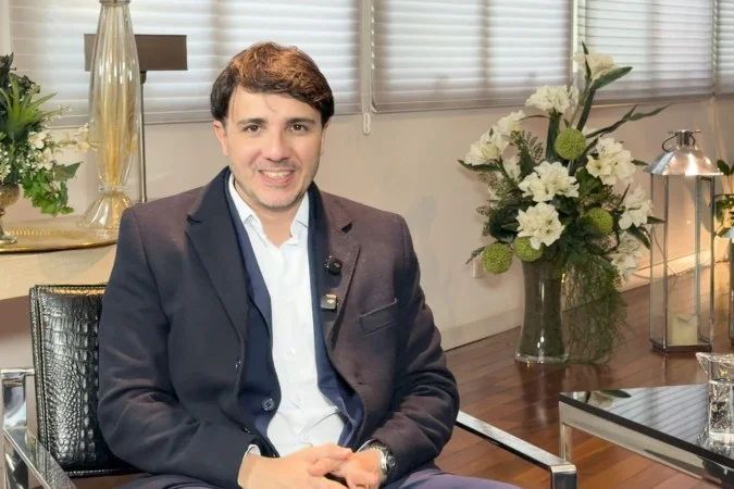 Renan Santos durante sabatina