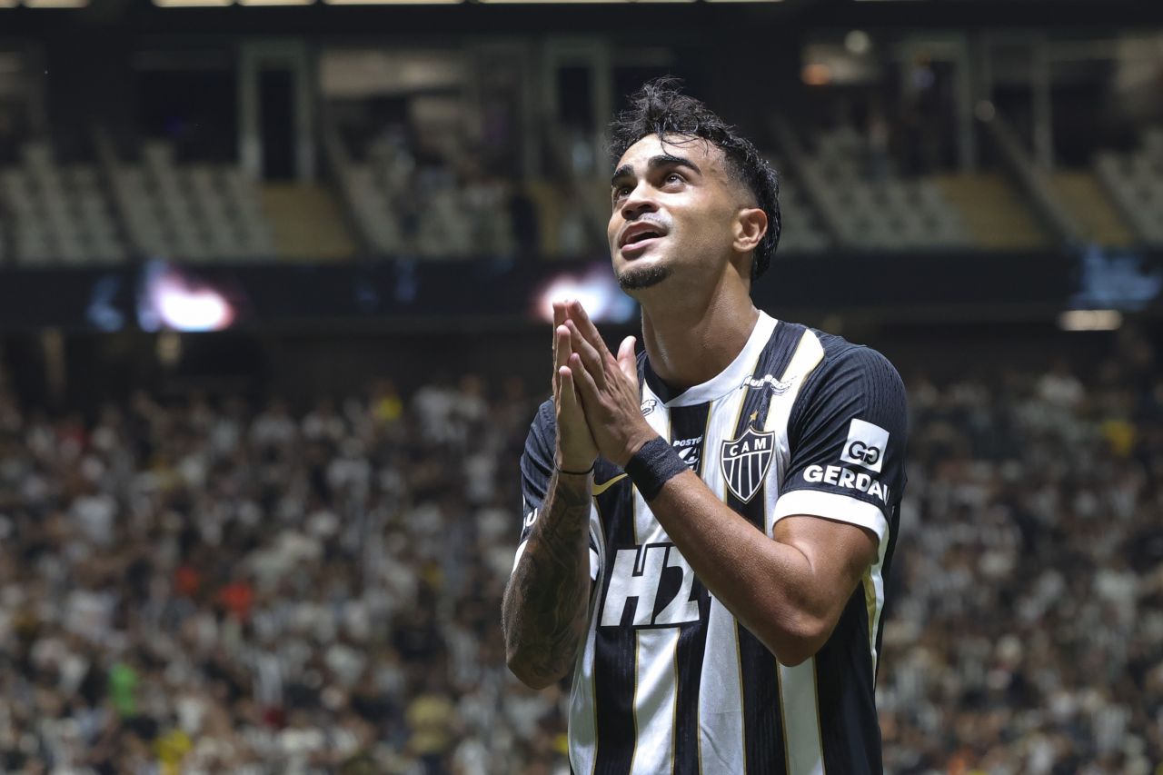Borbas e Reinier comemorando gol do Atlético-MG contra o Vitória