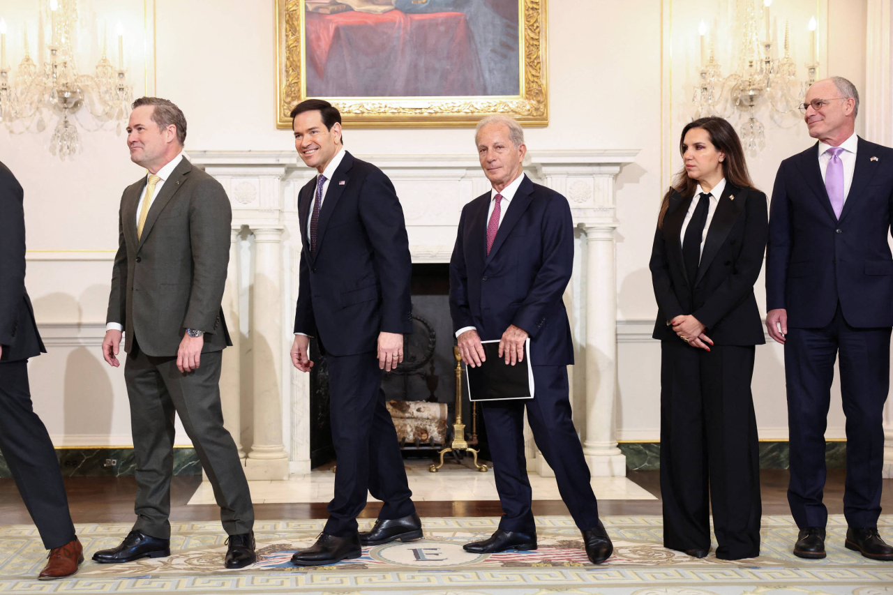 Delegações de Israel e Líbano em reunião diplomática em Washington