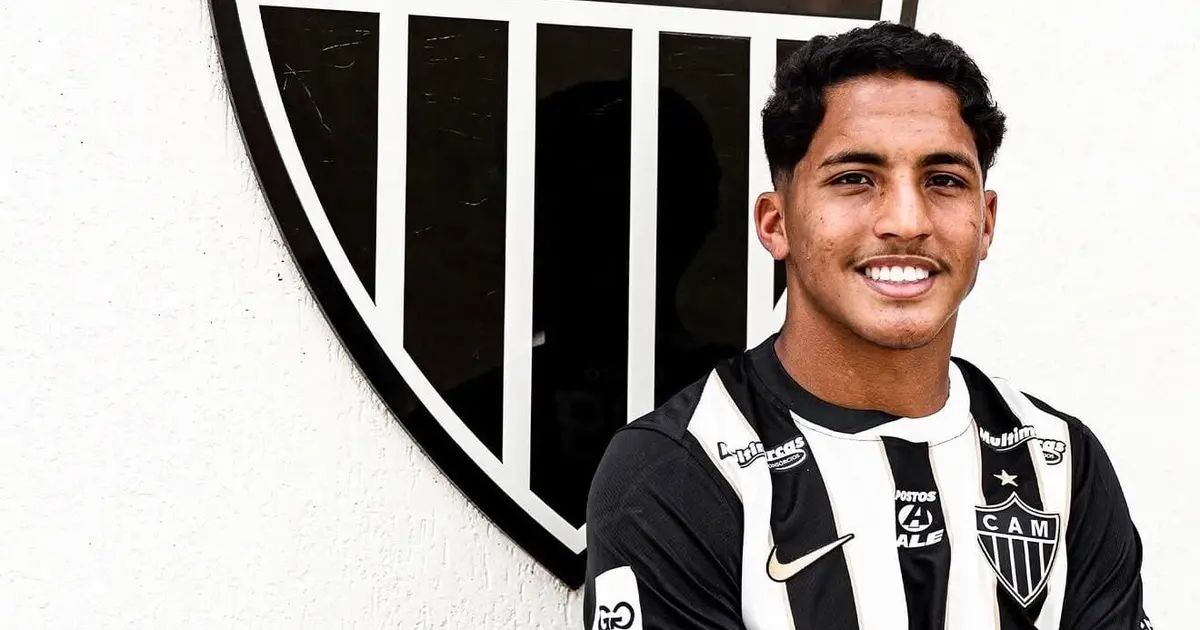 Riquelme em ação pelo sub-17 do Atlético