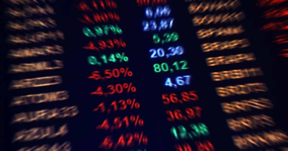 Painel eletrônico com cotações do Ibovespa e mercado financeiro