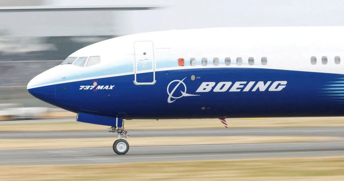 Aeronave 787 Dreamliner estacionada no pátio