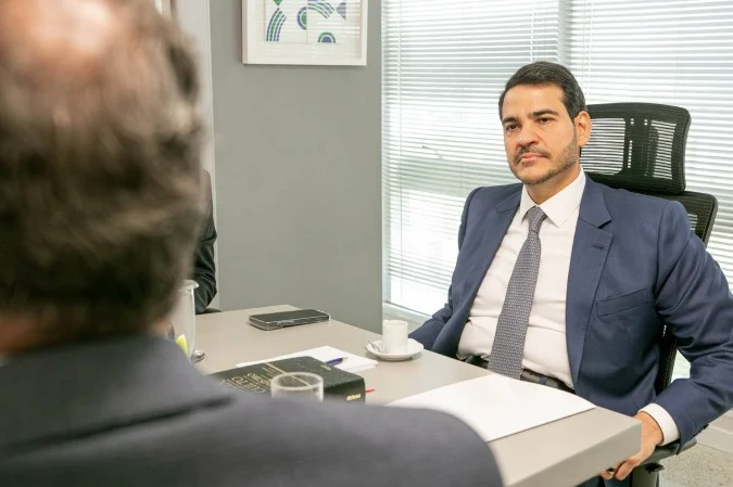 Jorge Messias no plenário do Senado