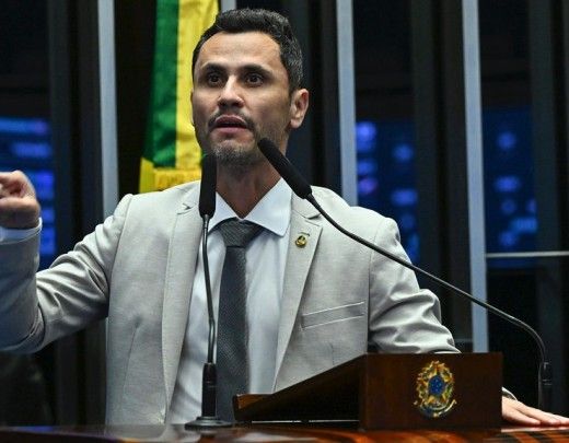 Patrus durante convenção da Federação Brasil da Esperança