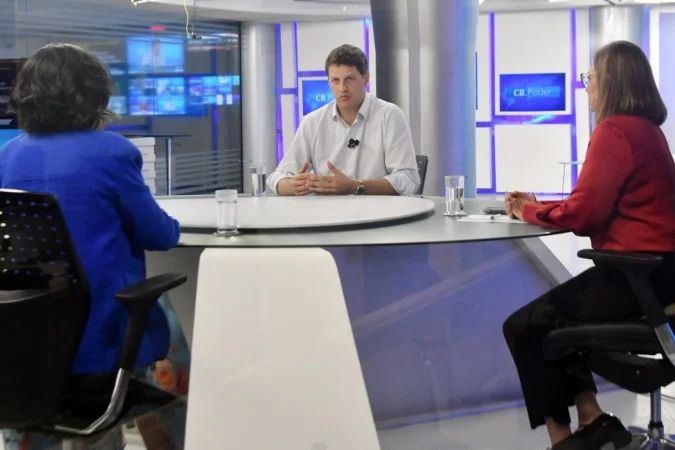 Ricardo Salles durante entrevista