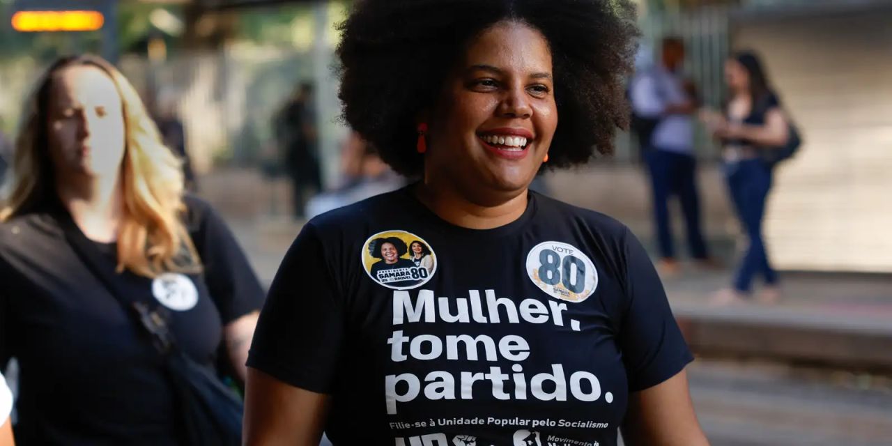 Samara Martins em evento de campanha
