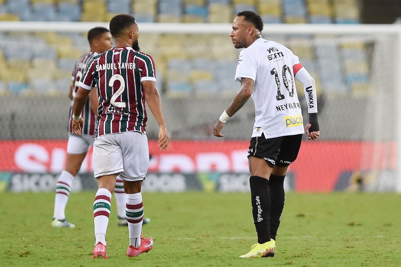 Samuel Xavier após marcar gol contra o Santos no Maracanã