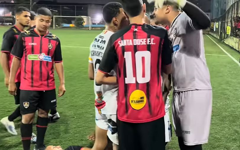 Jogadores do Santa Dose comemorando a classificação à final da Copa Auto Shopping Global