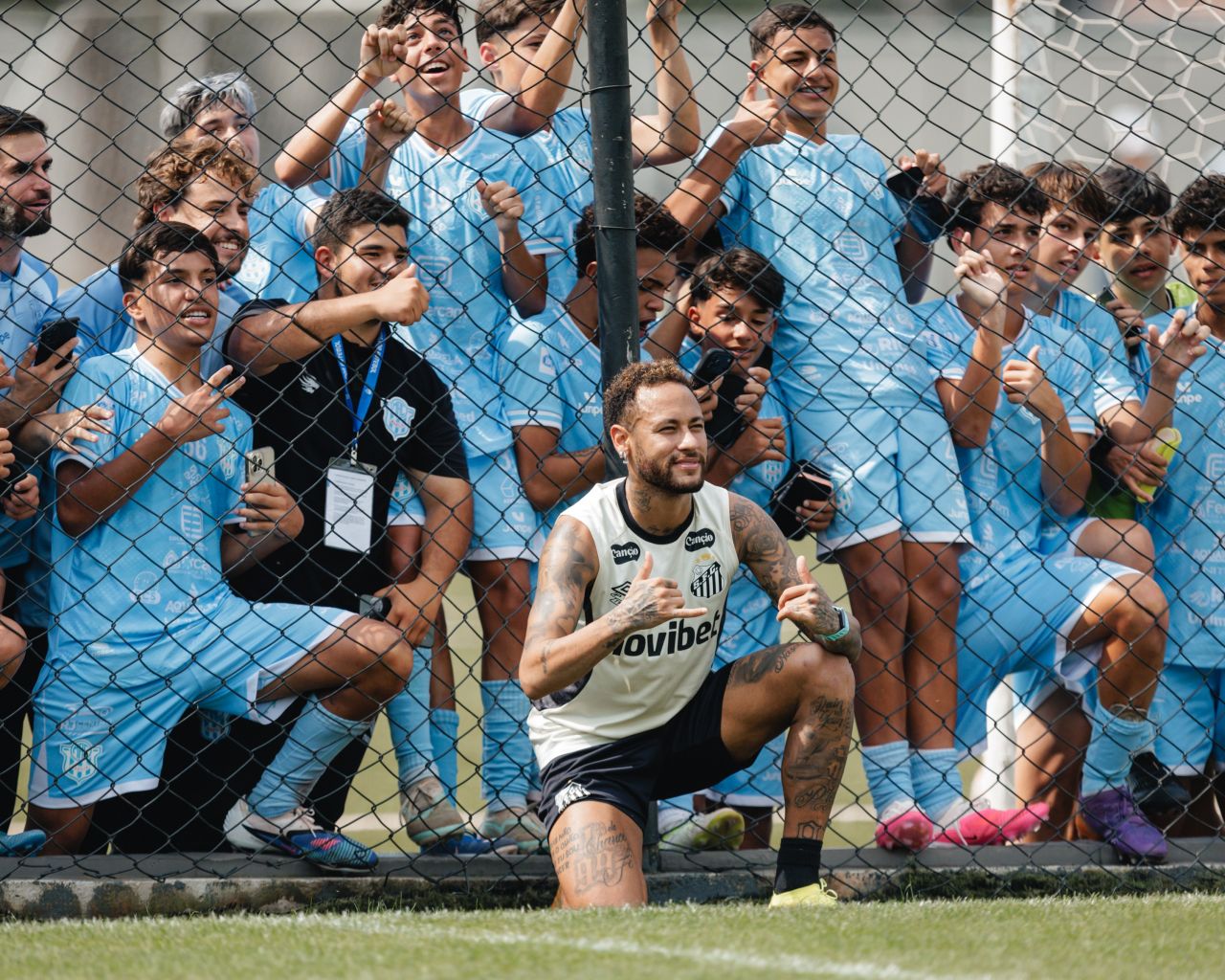 Neymar durante treino do Santos no CT Rei Pelé