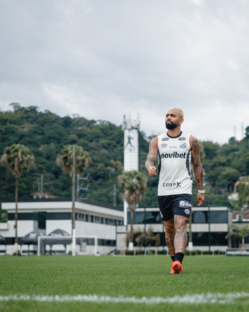 Treino do Santos com Neymar e Gabigol antes de duelo com o Palmeiras