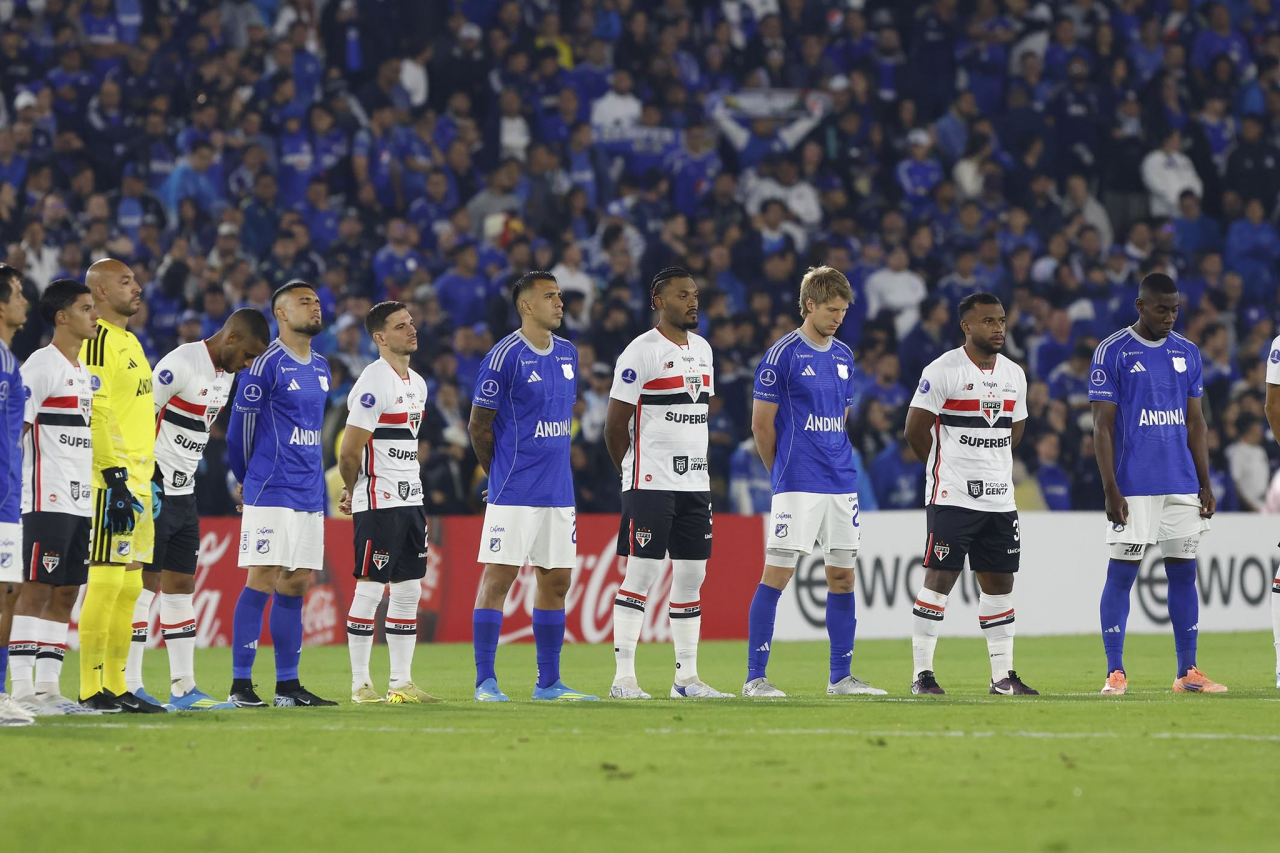 Sabino corta cruzamento no jogo contra Millonarios