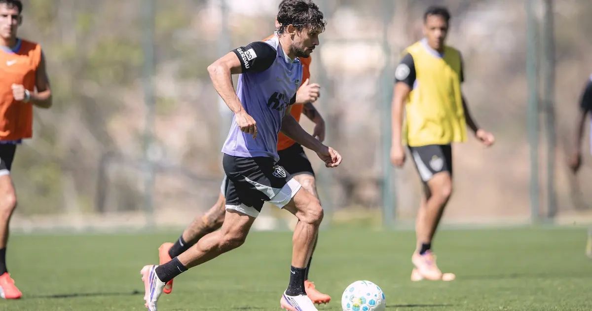 Gustavo Scarpa durante treino no Atlético