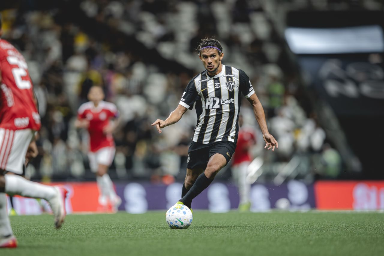 Gustavo Scarpa em campo pelo Atlético-MG
