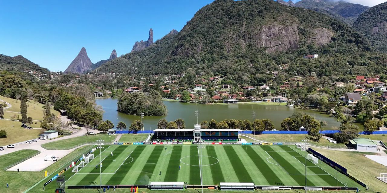 Jogadores da Seleção Brasileira em treino na Granja Comary