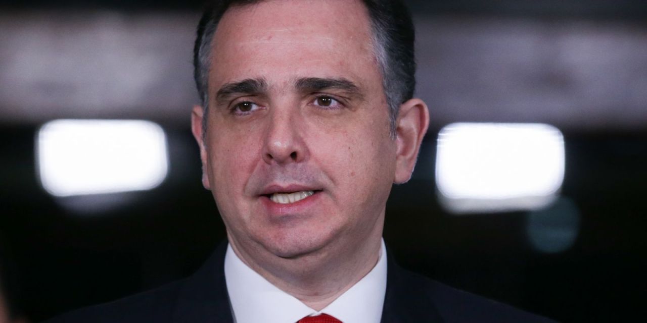 Rodrigo Pacheco no plenário do Senado