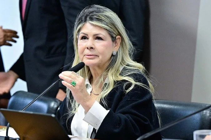 Desembargadora Margareth Costa em sessão do Senado