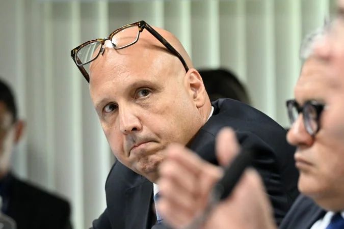 Otto Lobo durante sabatina no Senado