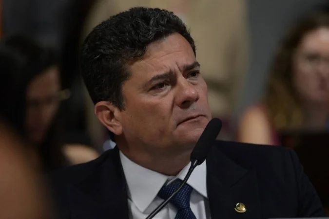 Sergio Moro no palanque da convenção do PL em Curitiba