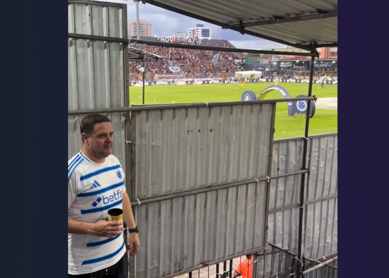 Setor visitante com estrutura metálica no Baenão durante Remo x Cruzeiro