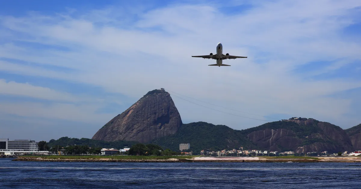 Multidão em evento musical no Rio de Janeiro