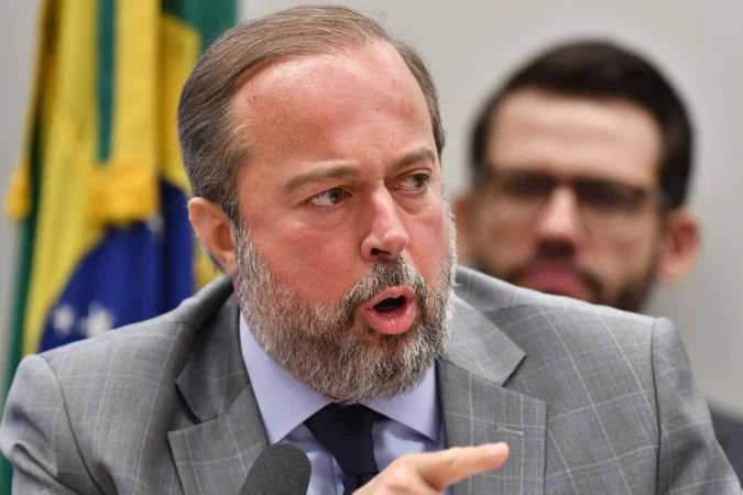 Ministro Alexandre Silveira no Planalto antes de reunião sobre subvenções