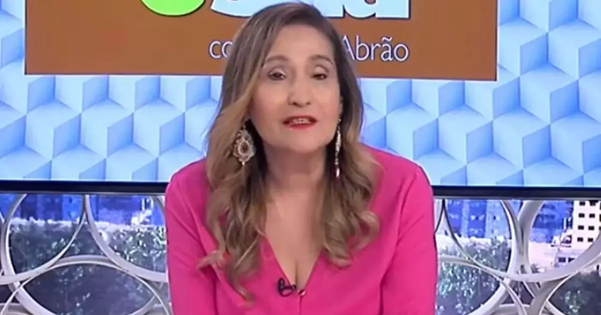 Sonia Abrão em estúdio