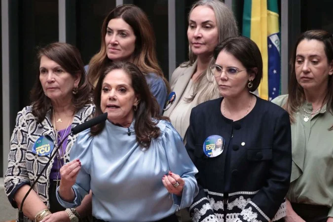 Soraya Santos no plenário da Câmara durante discurso