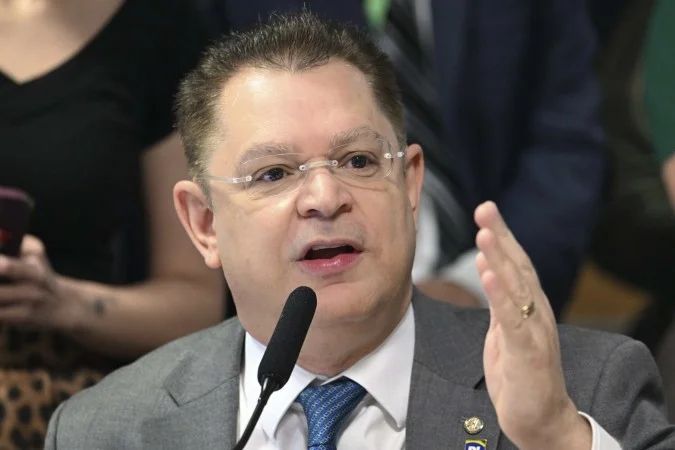 Sóstenes Cavalcante durante entrevista em Brasília