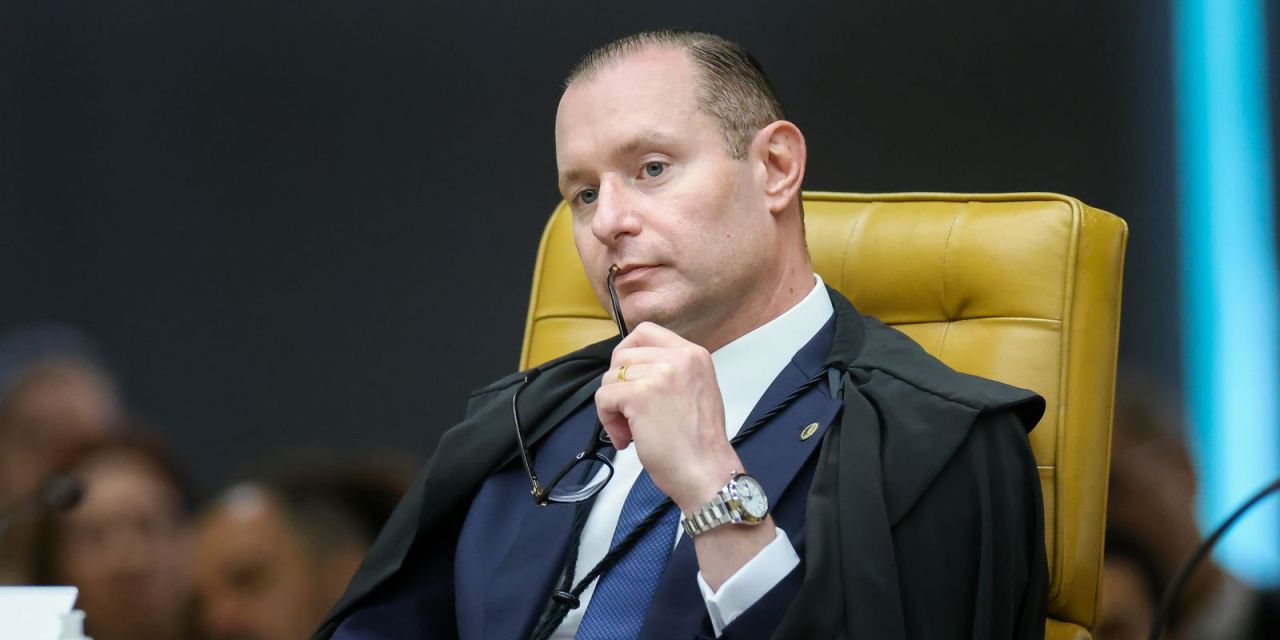 Ministro Cristiano Zanin em sessão do STF
