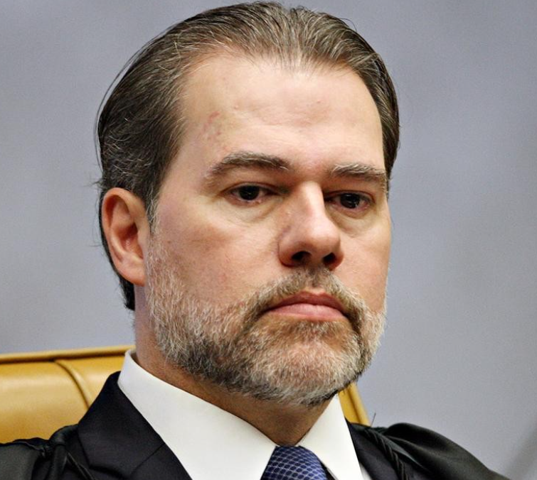 Montagem com fotos de Silas Malafaia, Romeu Zema e o prédio do STF, simbolizando a tensão entre liberdade religiosa, política e o Judiciário