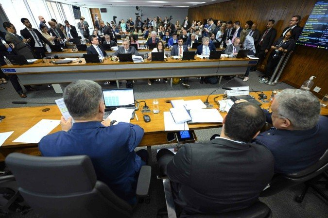 Prorrogação concedida pelo STF amplia desgaste e mantém CPMI do INSS em ...