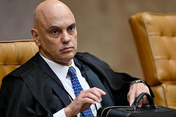 Ministros do STF em sessão extraordinária