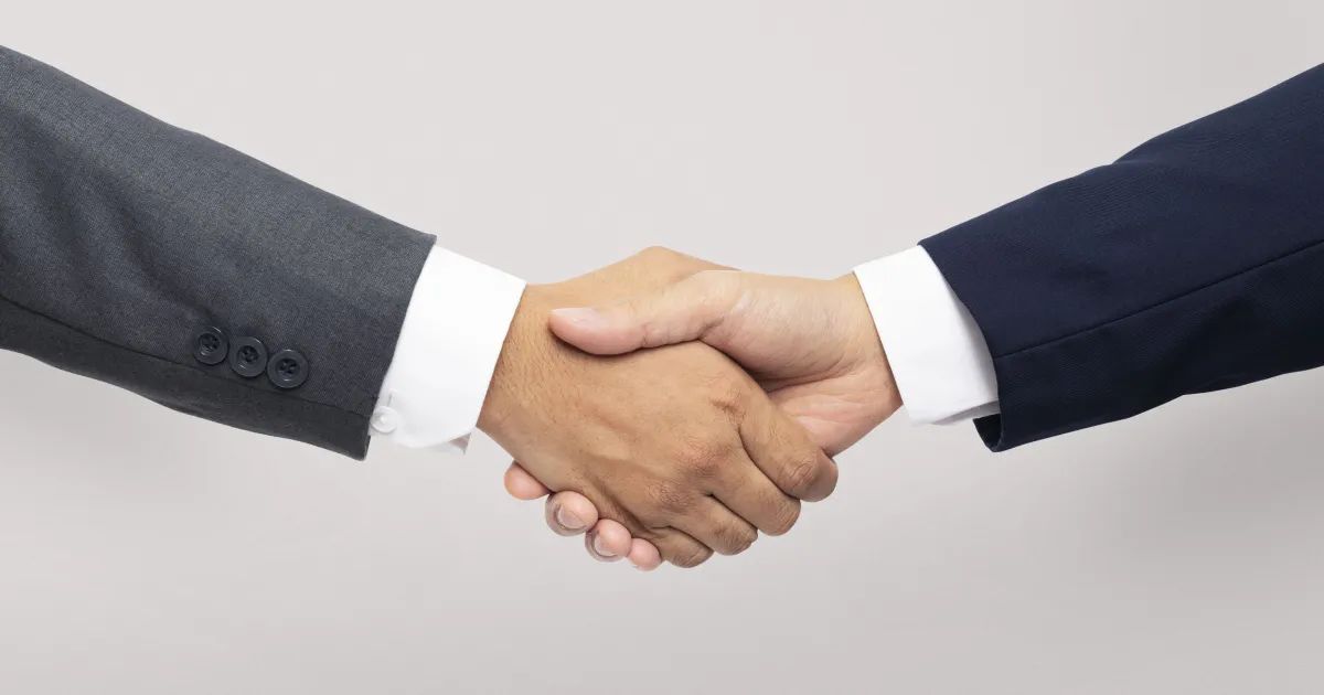 reunião familiar em sala de reunião empresarial